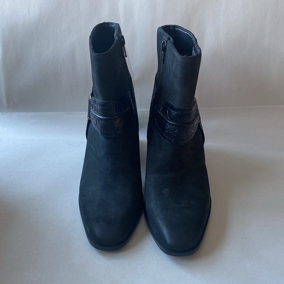 Vionic Block Heel Booties - Picture 2 of 8